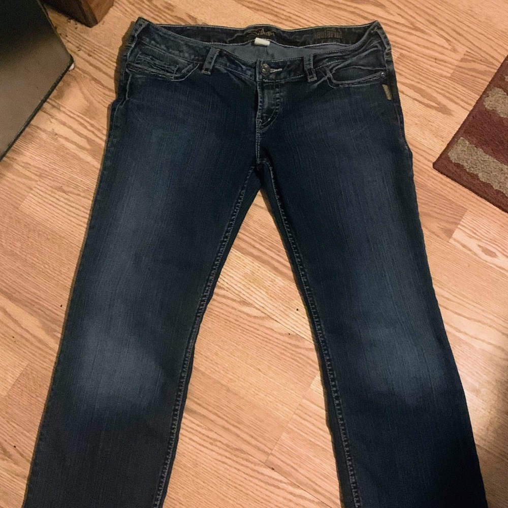 Silver Capris Size 33 Excellent Condition
